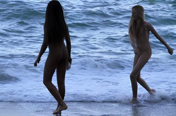 Premium Content # 52 - Naturists live freely and naturally