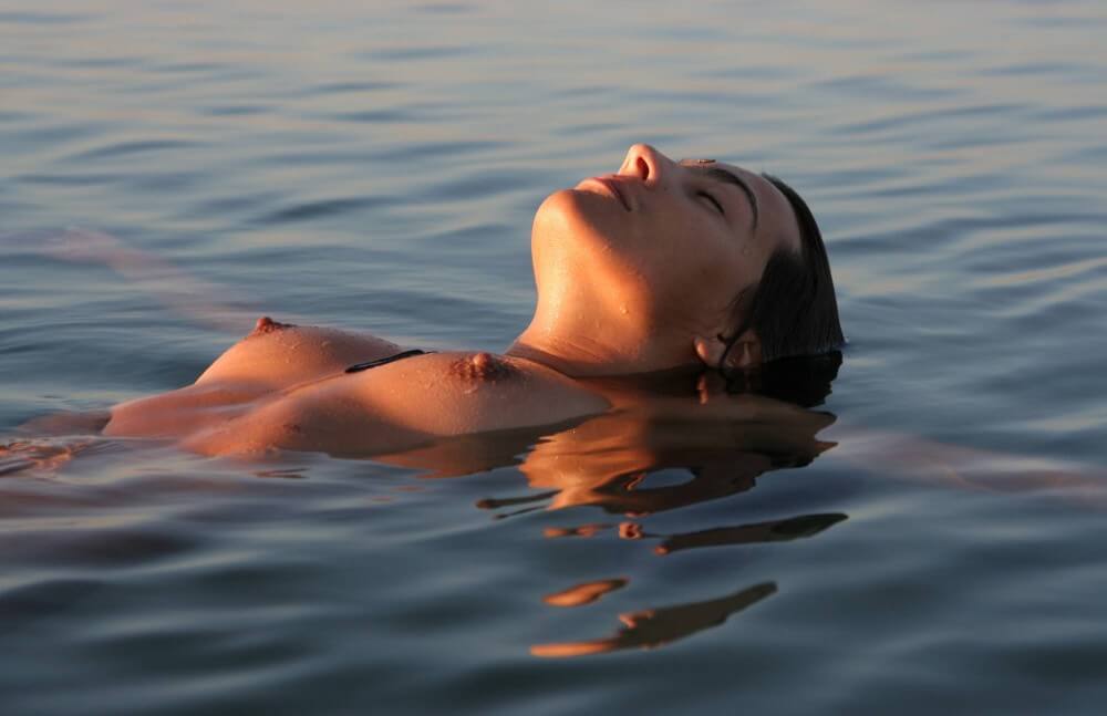 Sunlight Water to the Night pics - Accepting oneself fully is the foundation of naturism