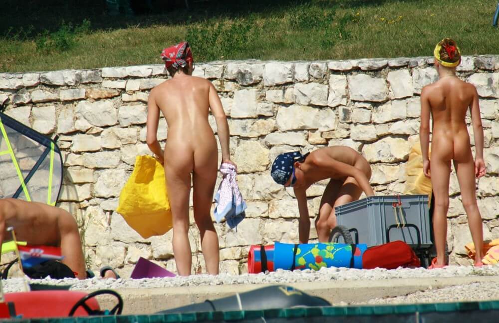 Sporty and Athletic Sands gallery - Naturism and environmental awareness in the modern world