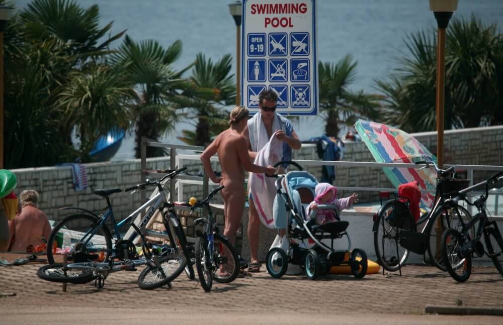 Poolside Camp Gathering pics - Love for oneself and the environment are important values in naturism and nudism