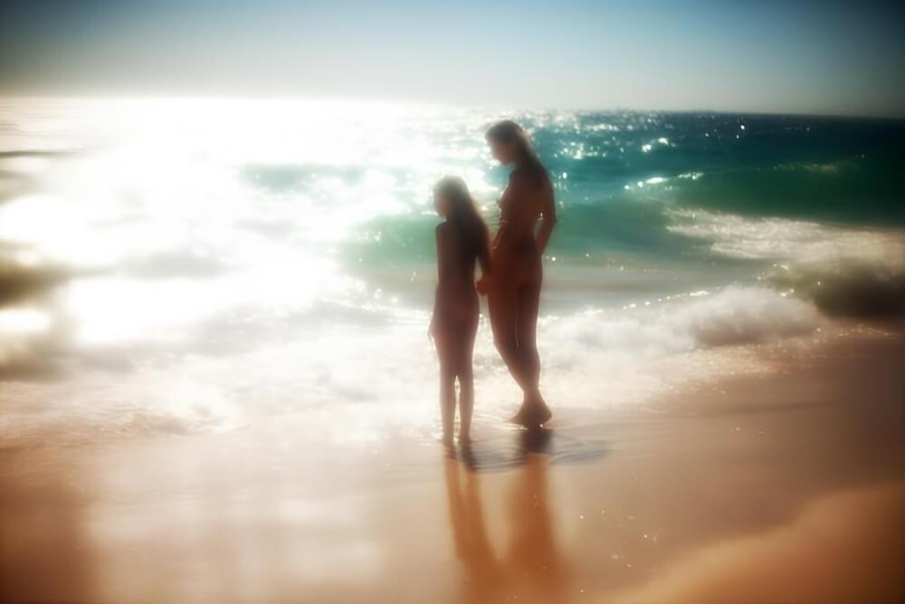 Naturism culture in Western countries new photos - Nudity fosters the development of trust and sincere relationships