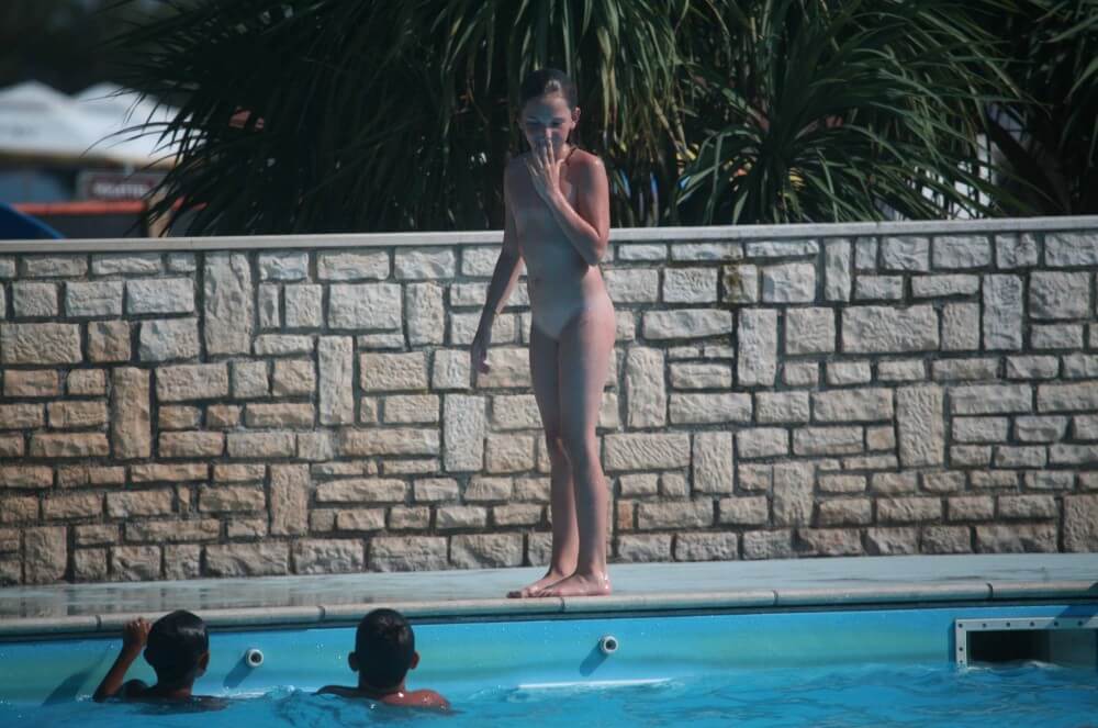 Naturist Pool-Side Singles photos - Nudism and naturism promote inner happiness and harmony