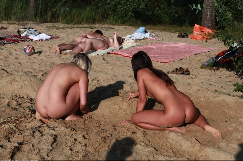 Creekside activity Big Photo gallery - Peace and tranquility are goals for those who choose nudism and naturism