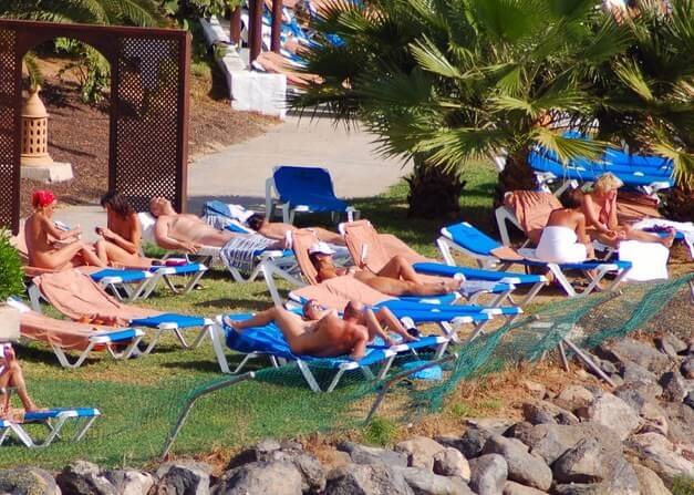 Enature - Les textiles - Nudists only allowed