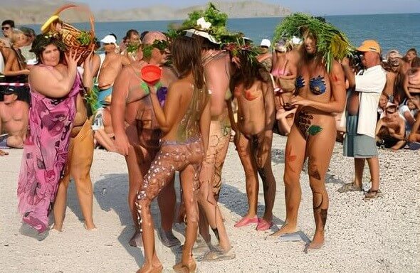 Premium Content # 34 - Public nudism