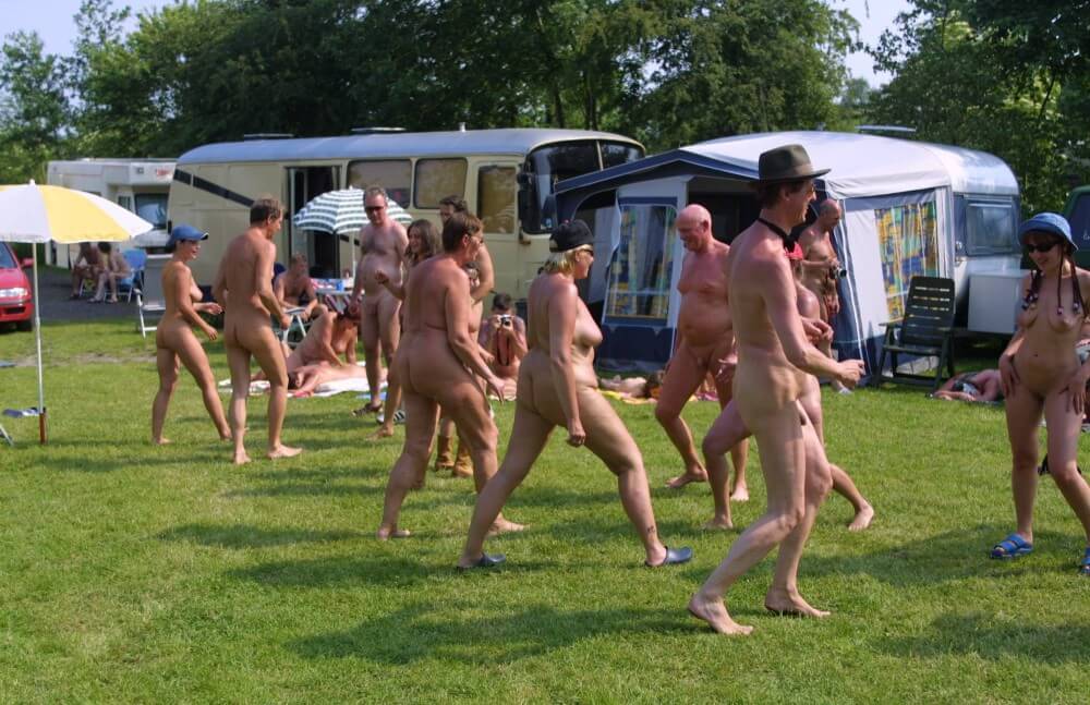 Holland Green Relaxations photos - The natural beauty of the body is revealed in nudism