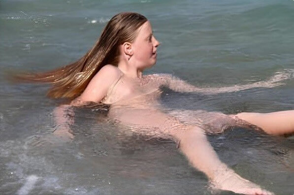 Turqoise Water Splash pics - Nudity is an integral part of life in nature