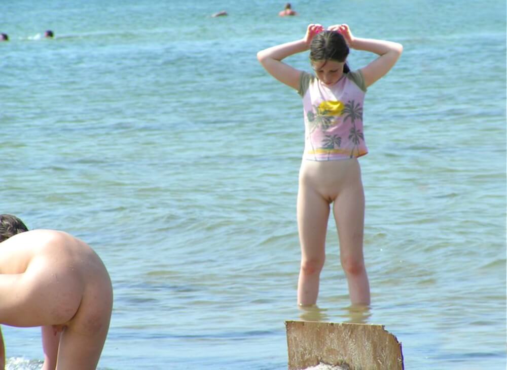 Crazy dirty girls - Freedom of choice allows one to be oneself and to be a naturist