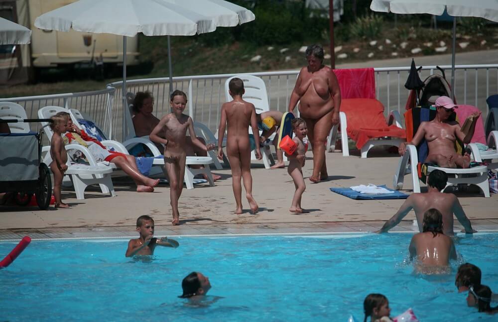 Naturist Afternoon Pool Games pics - We began to practice nudism consciously