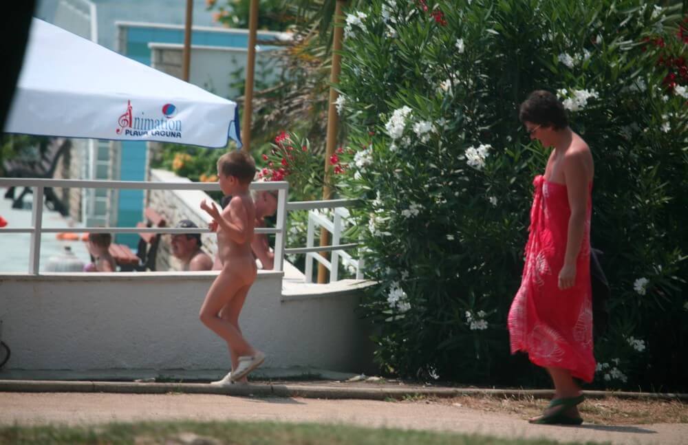 Naturist Pool Walkaround pics - Nudism helps strengthen friendships