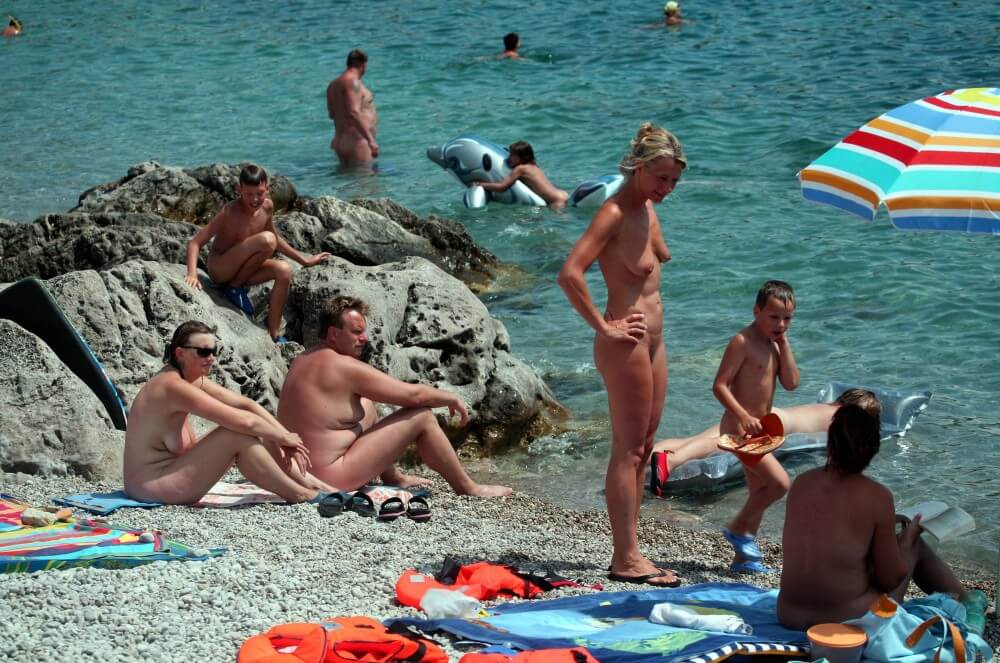 Rock Side Family Camping pics - Im also interested in naturism, but I have no experience yet