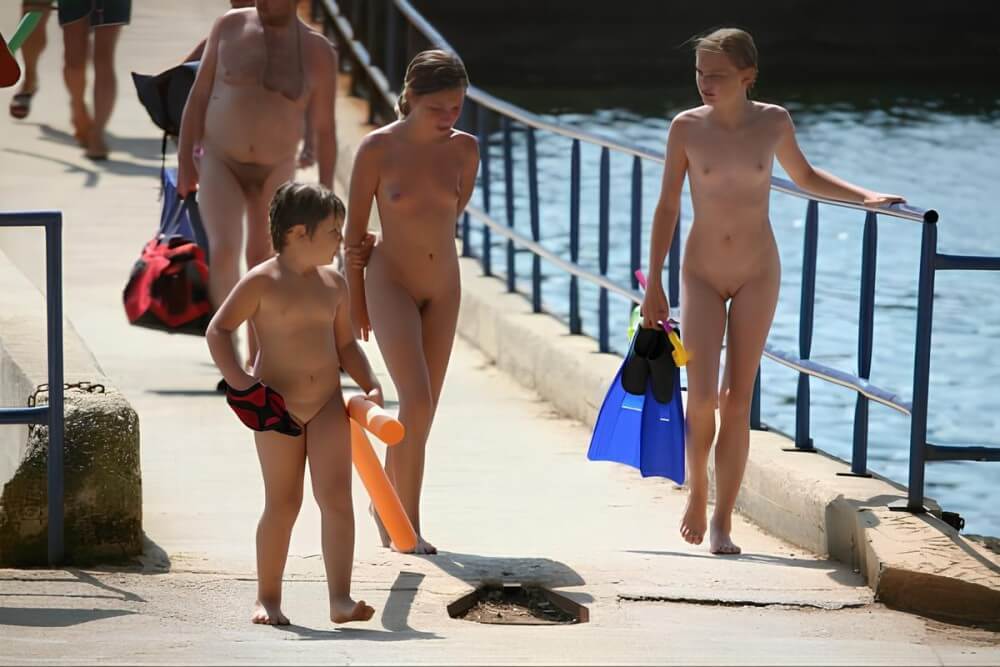 Naturism photo gallery # 11 - Freedom of choice is important for anyone who wishes to become a naturist