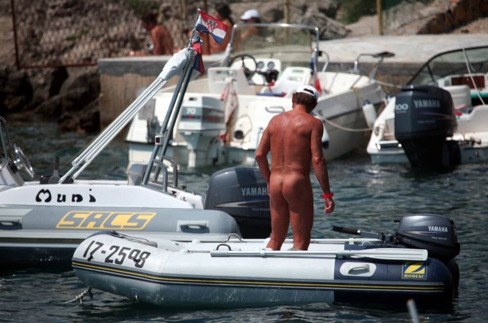 Boating and Floater Waters pics - A space for those who seek bodily freedom