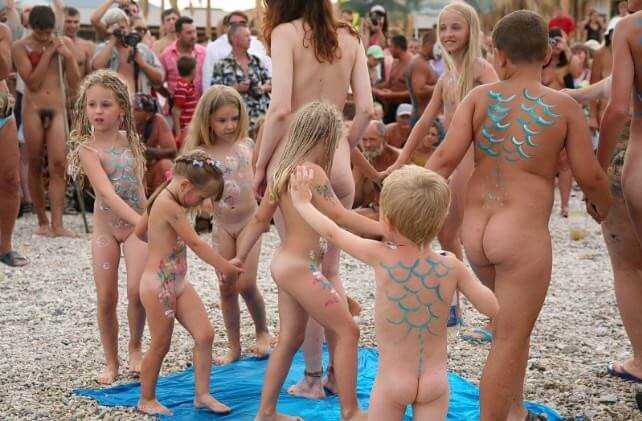 Large photo gallery nudism - People who practice nudism also believe that everyone is equal, regardless of circumstances