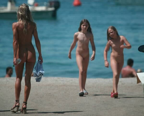The nudism country photos - Living in harmony and tranquility is the goal of naturists