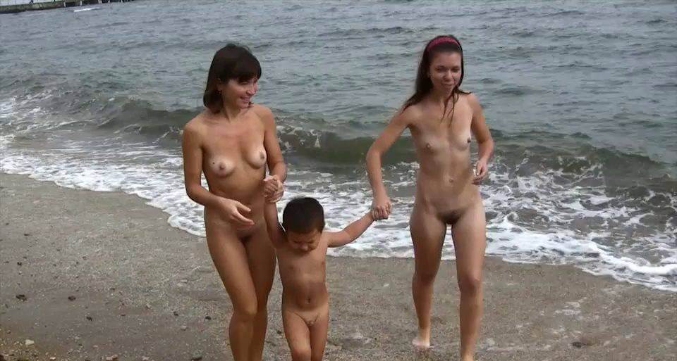 Land and Sea Naturism vol 1 - Naturism teaches you to accept yourself and others