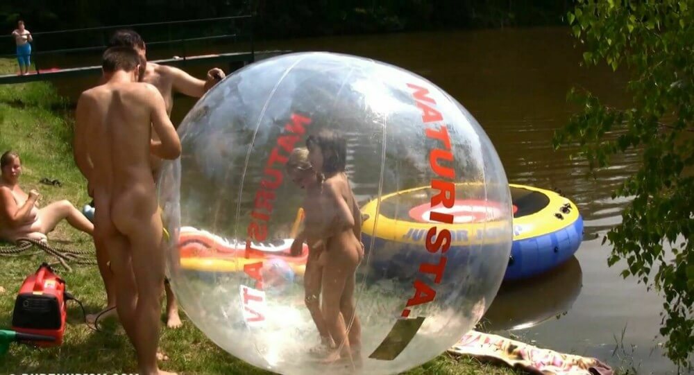 Daytime Family Picnic Full HD - Family nudism in its cultural context