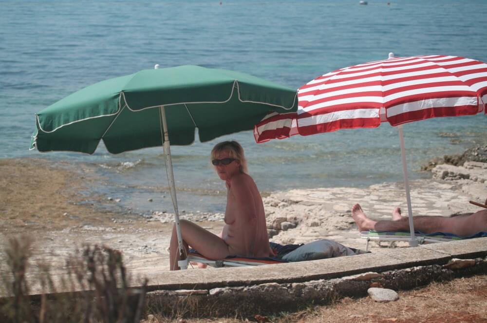 FKK Beachline Front pics - The worship of the naked body