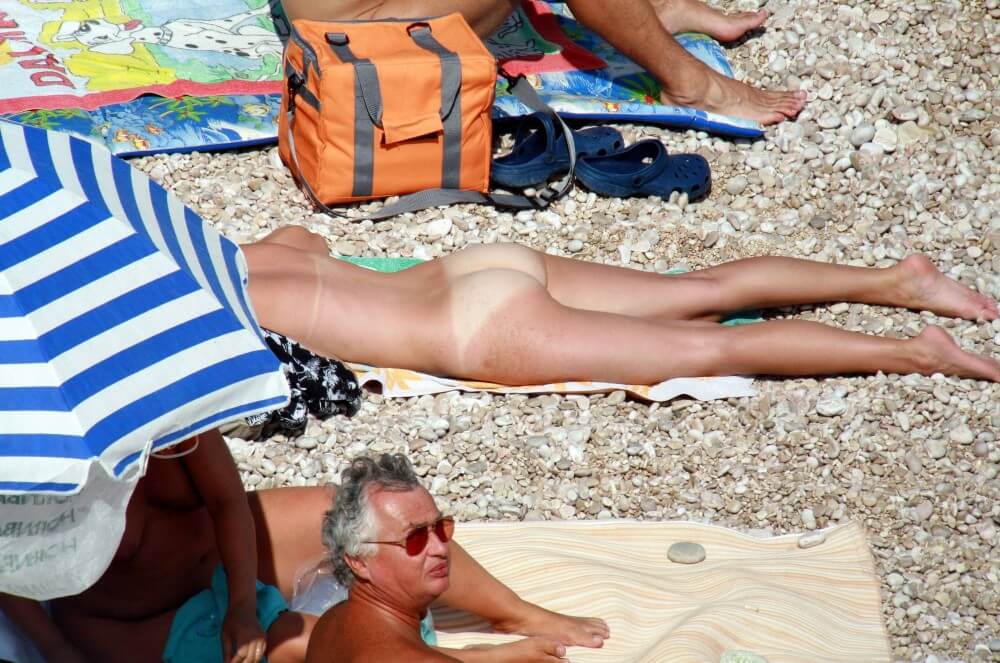 Naturists Beach Relaxation pics - Naturism teaches us to accept ourselves and others without embarrassment
