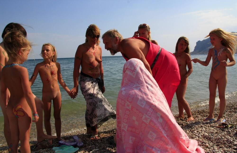Water Drying Off pics - Nature fills naturists and nudists with energy and inspiration