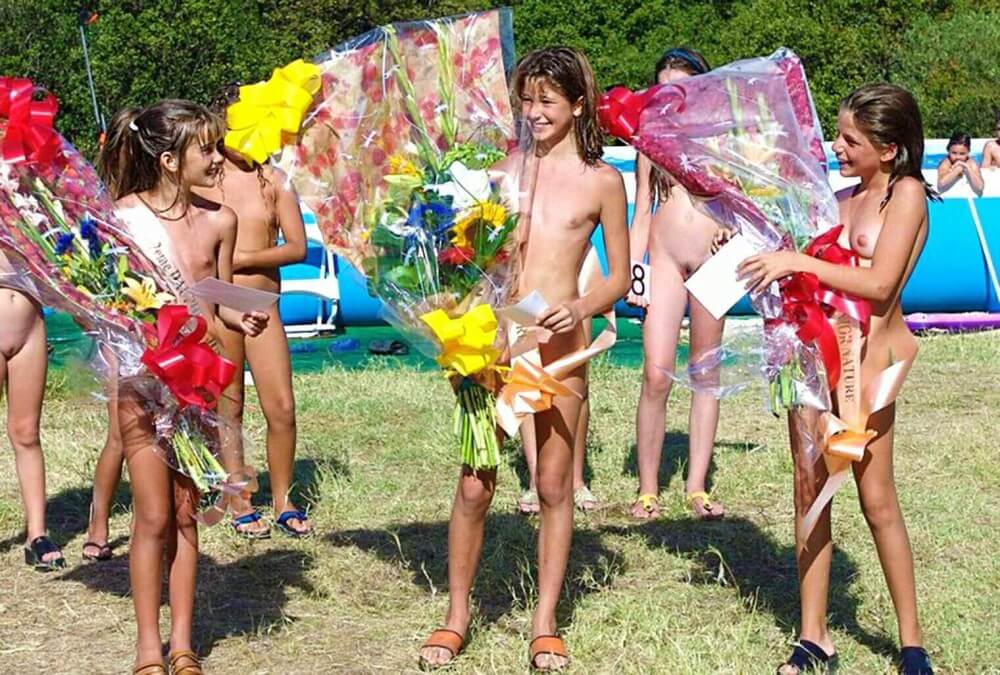 Nudism photo gallery # 2 - Being naked fosters trust