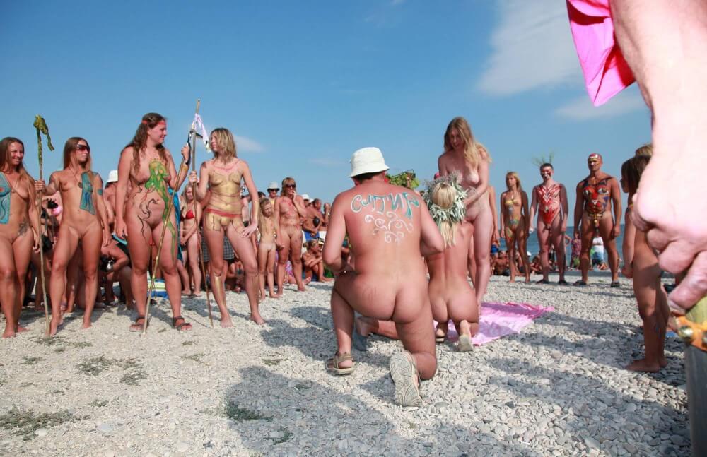 Naturist Boy Sun Warrior pics - Nudism helps you get rid of insecurities and clothes