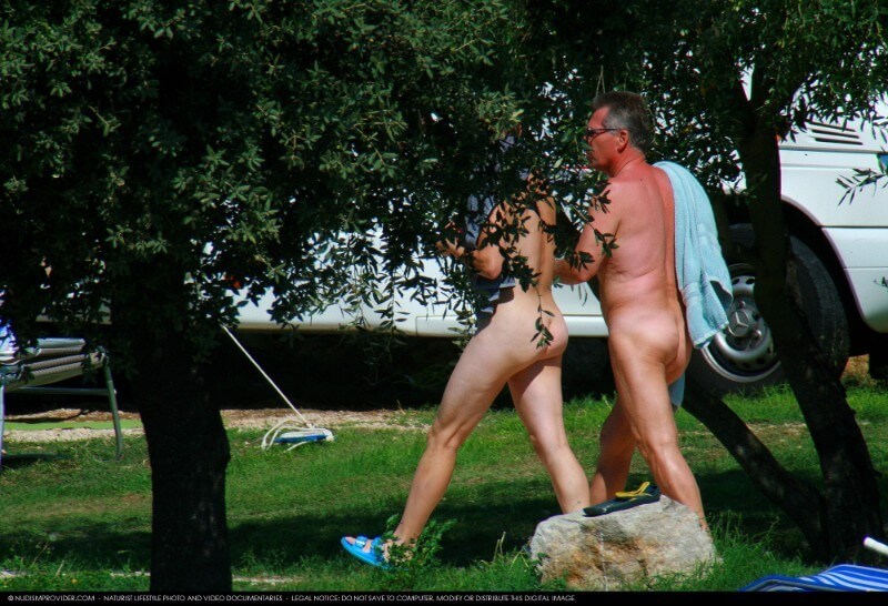 A Quick Swim In The Lake-Avilia Big gallery - Seeks harmony with the rhythms of nature and the environment through nudity