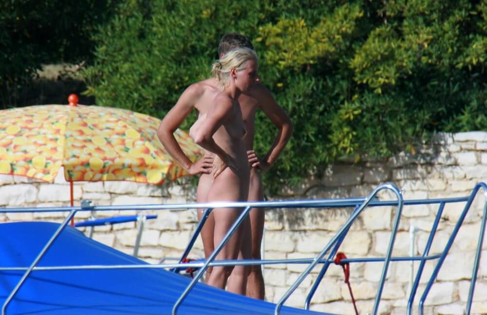 Casual Beachside Strolling pics - We have no objection to the phenomenon itself