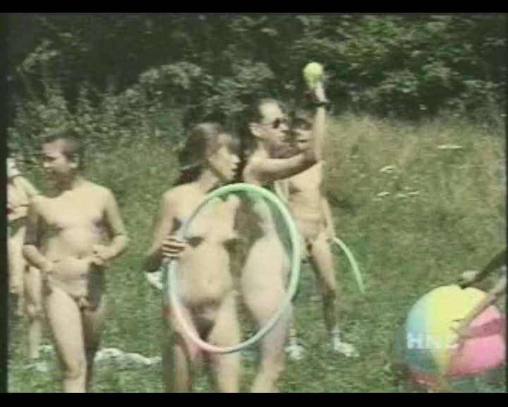 Helios Natura: Nudi Youth Weekend - Nudism strengthens friendships and mutual respect among people