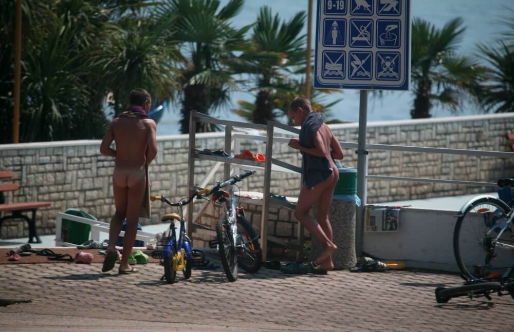Nudism in a German water park photo - Looking at the sun and my own naked body