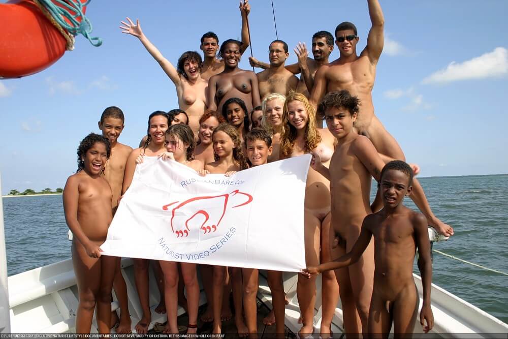 Naturism photo gallery # 59 - For those who want to officially become nudists