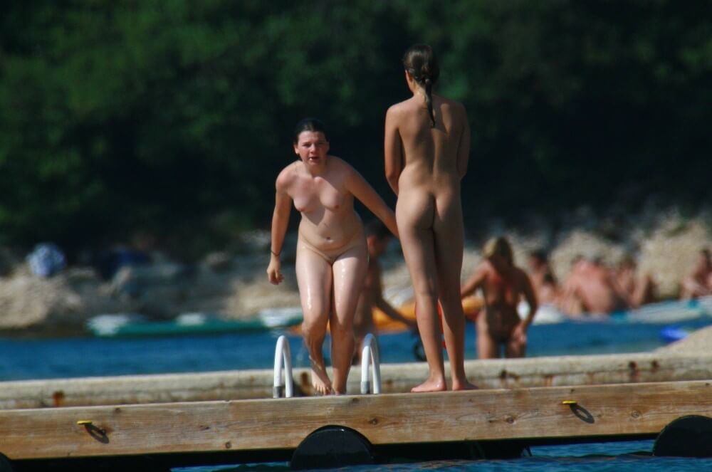 Wooden Island Freedom pics - Visit a nudist beach