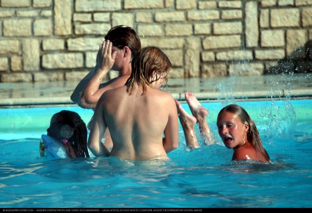 FKK water locations set 22 - Nudism strengthens health and self-esteem