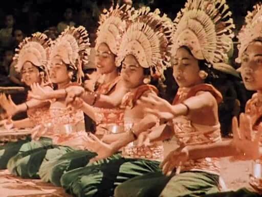 Legong Dance of the Virgins 1935 - Not being afraid of nudity is the path to inner freedom and harmony